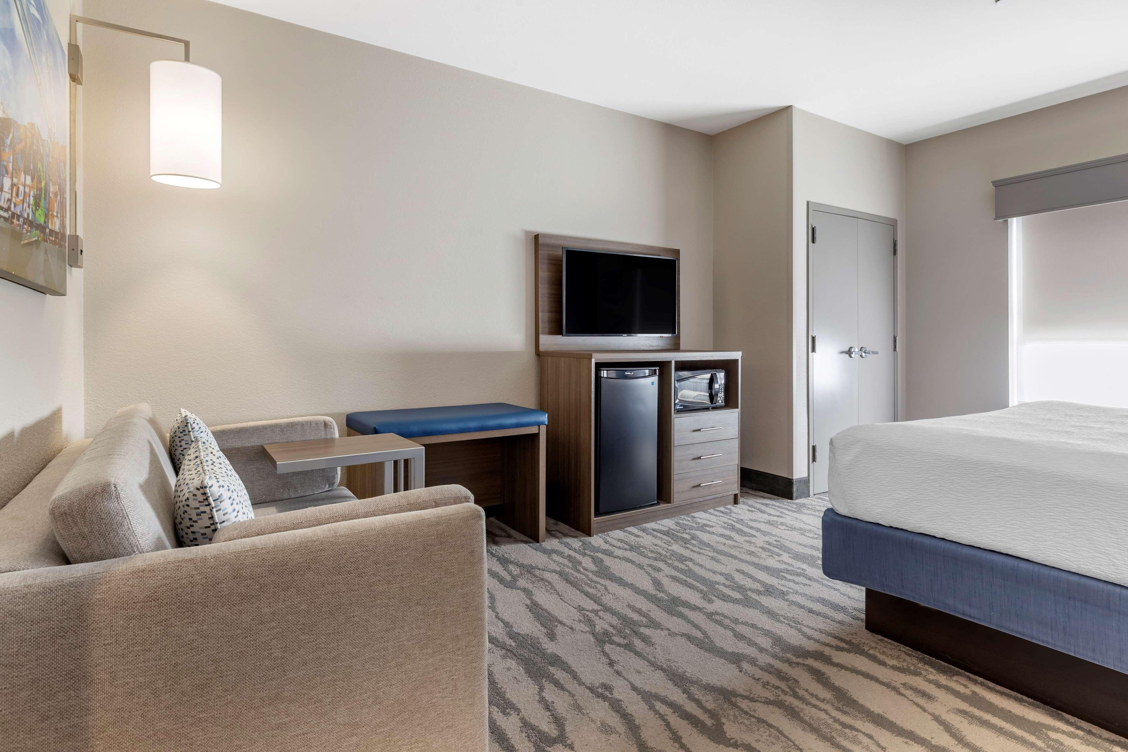 Best Western Plus Castlerock Inn & Suites Bentonville Buitenkant foto