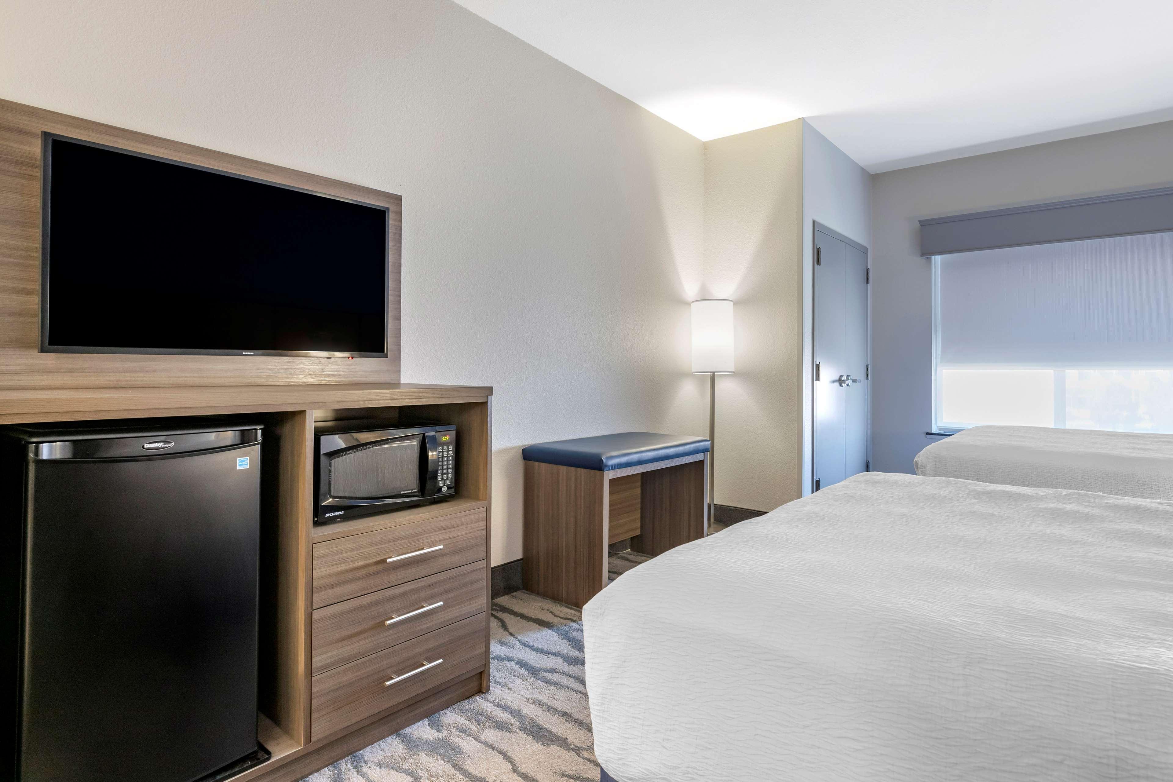 Best Western Plus Castlerock Inn & Suites Bentonville Buitenkant foto