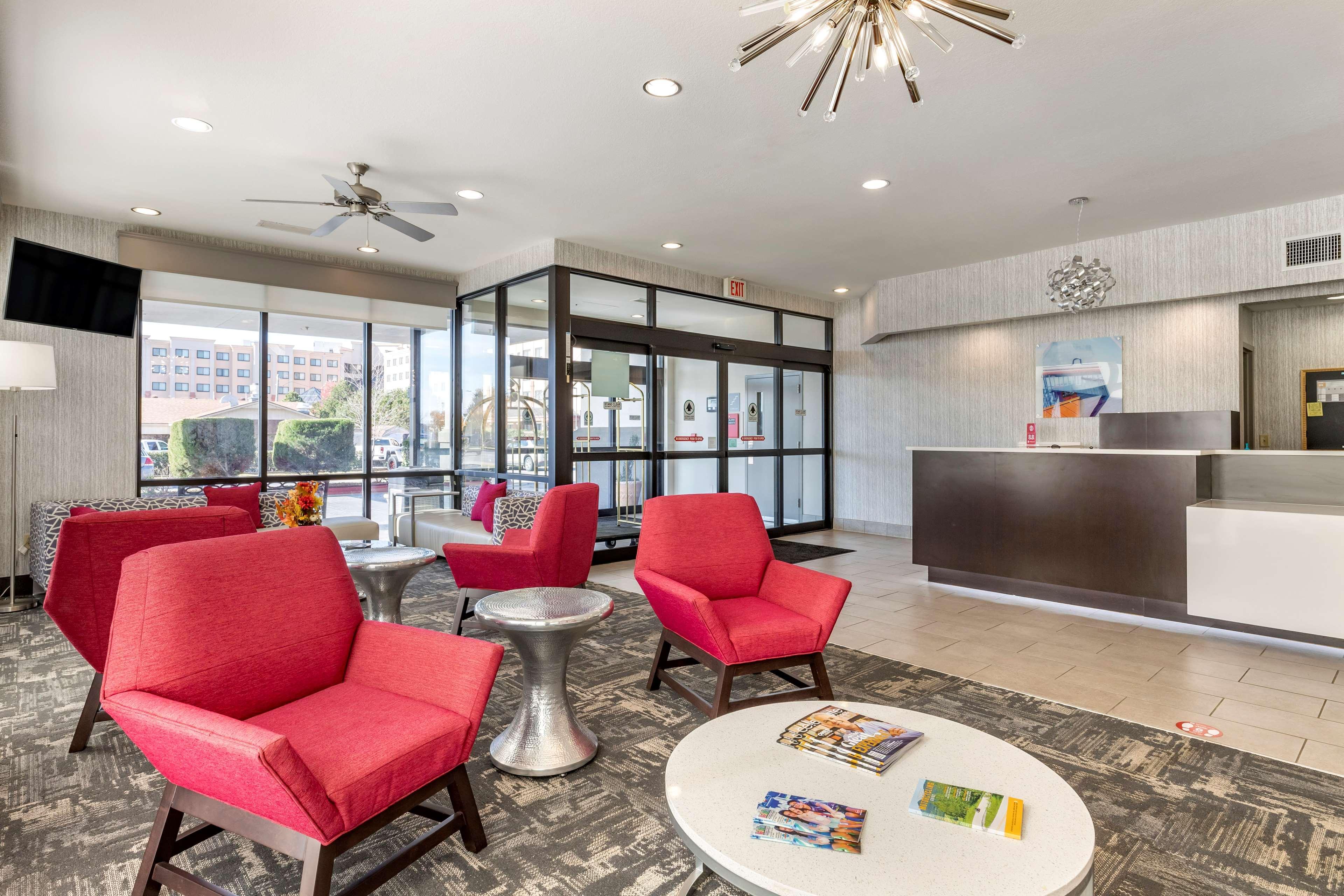 Best Western Plus Castlerock Inn & Suites Bentonville Buitenkant foto