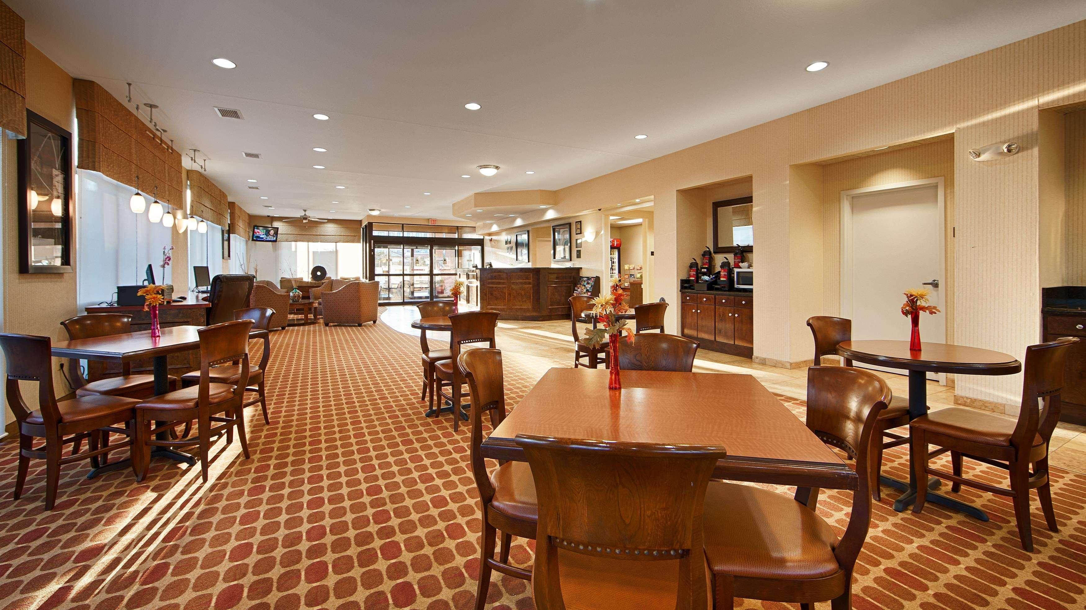 Best Western Plus Castlerock Inn & Suites Bentonville Buitenkant foto