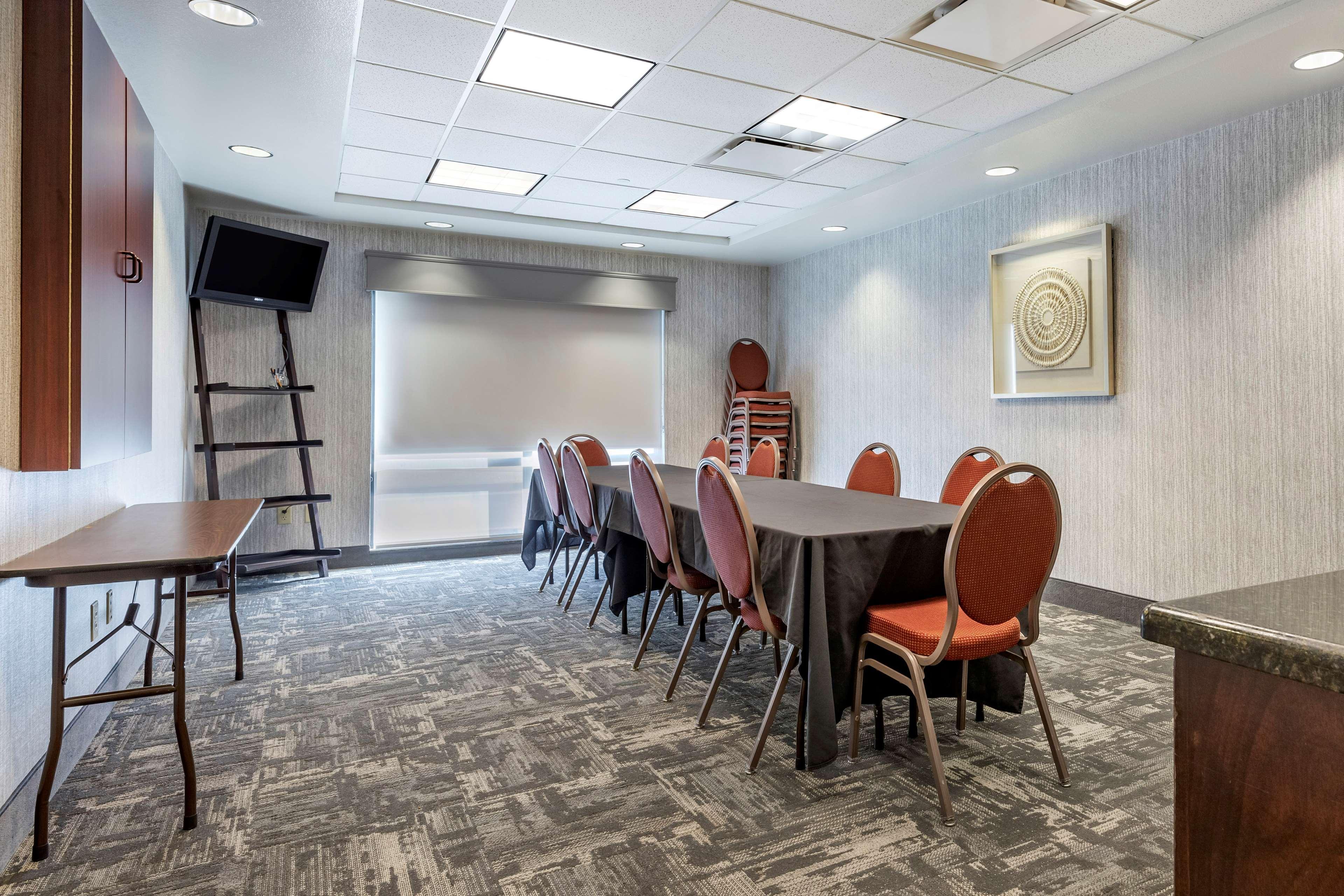 Best Western Plus Castlerock Inn & Suites Bentonville Buitenkant foto