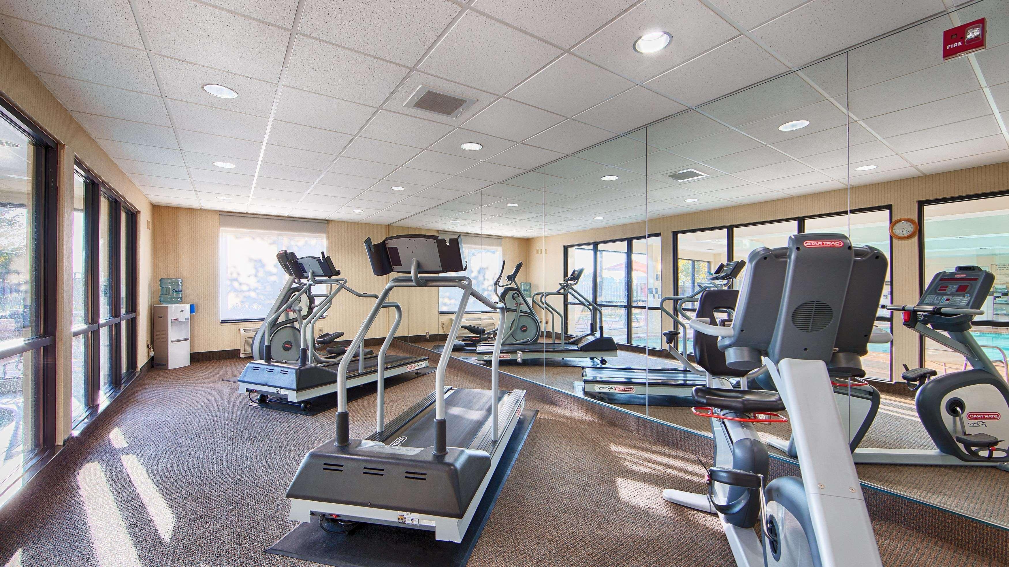 Best Western Plus Castlerock Inn & Suites Bentonville Buitenkant foto