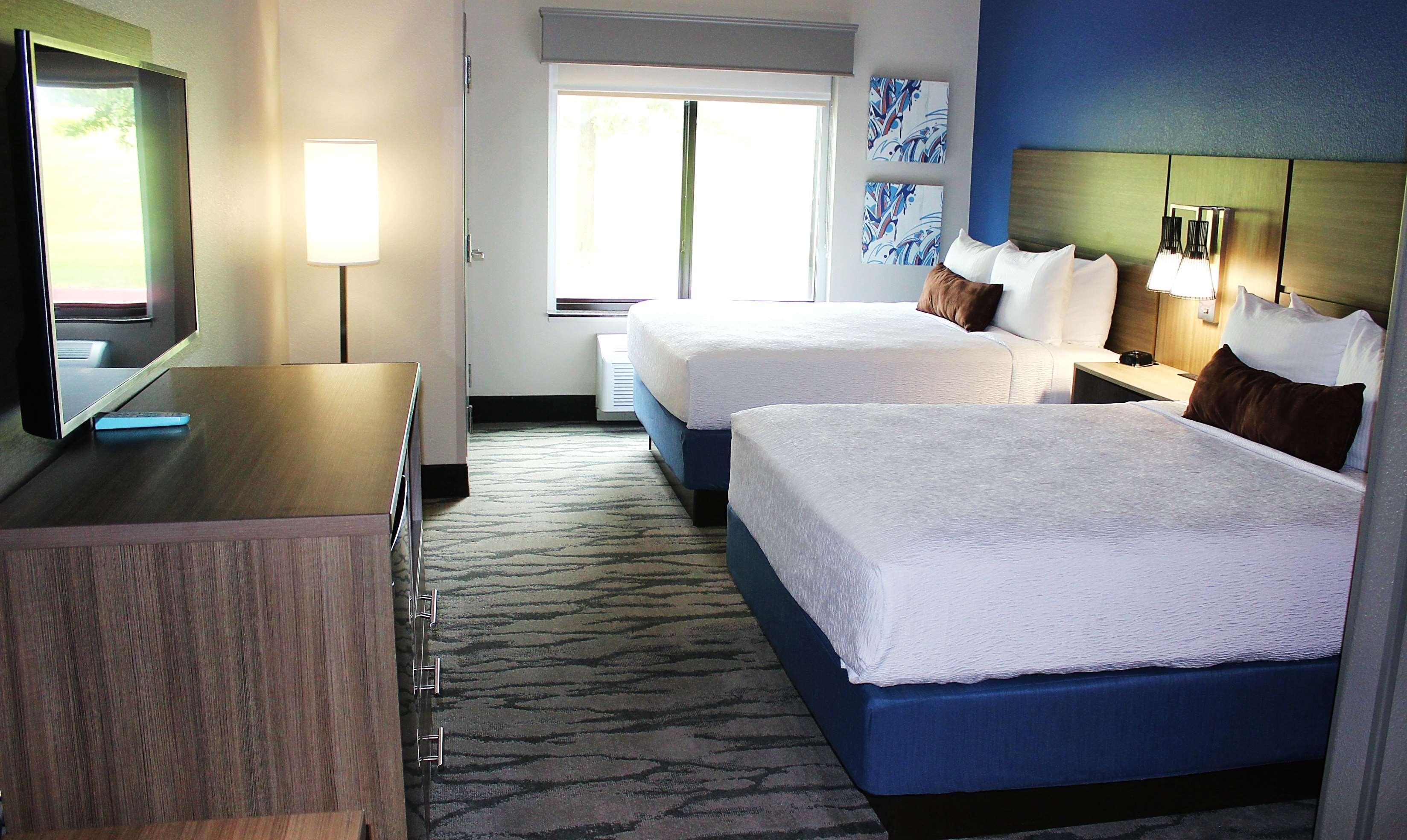Best Western Plus Castlerock Inn & Suites Bentonville Buitenkant foto